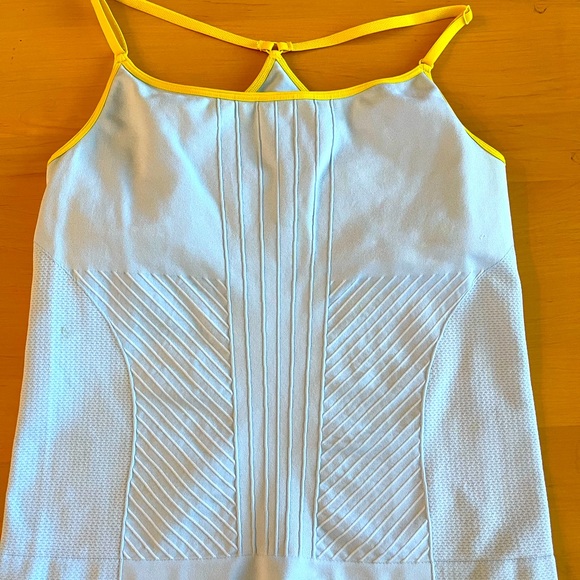 NIKE ATHLETIC TOP - Picture 3 of 5